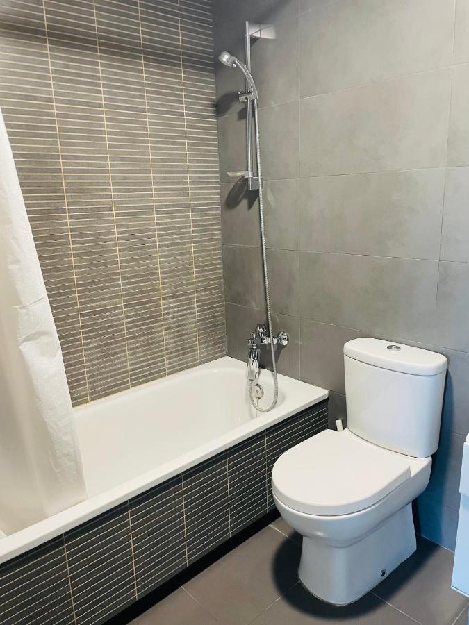 הוספיטלט דה יוברגאט Fira De Barcelona City View Apartment With Garage Parking מראה חיצוני תמונה