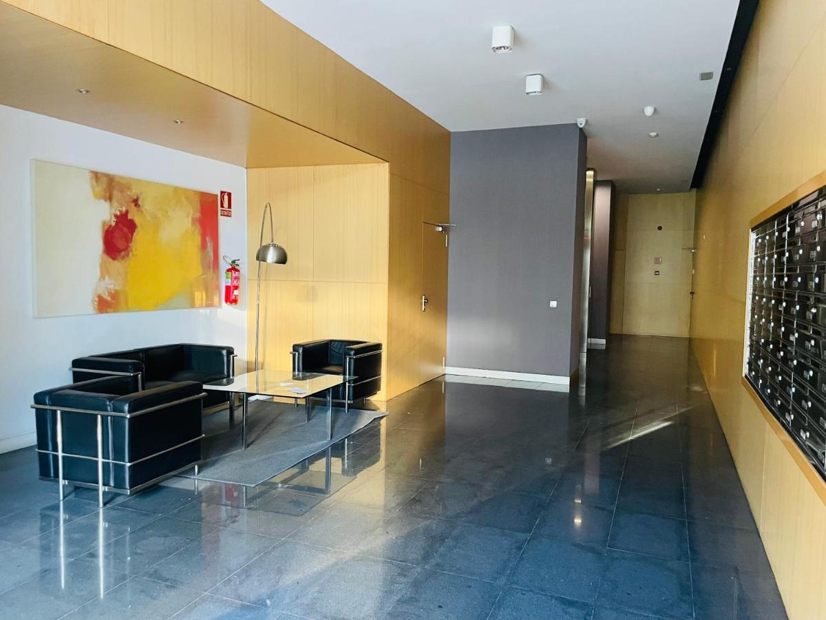 הוספיטלט דה יוברגאט Fira De Barcelona City View Apartment With Garage Parking מראה חיצוני תמונה
