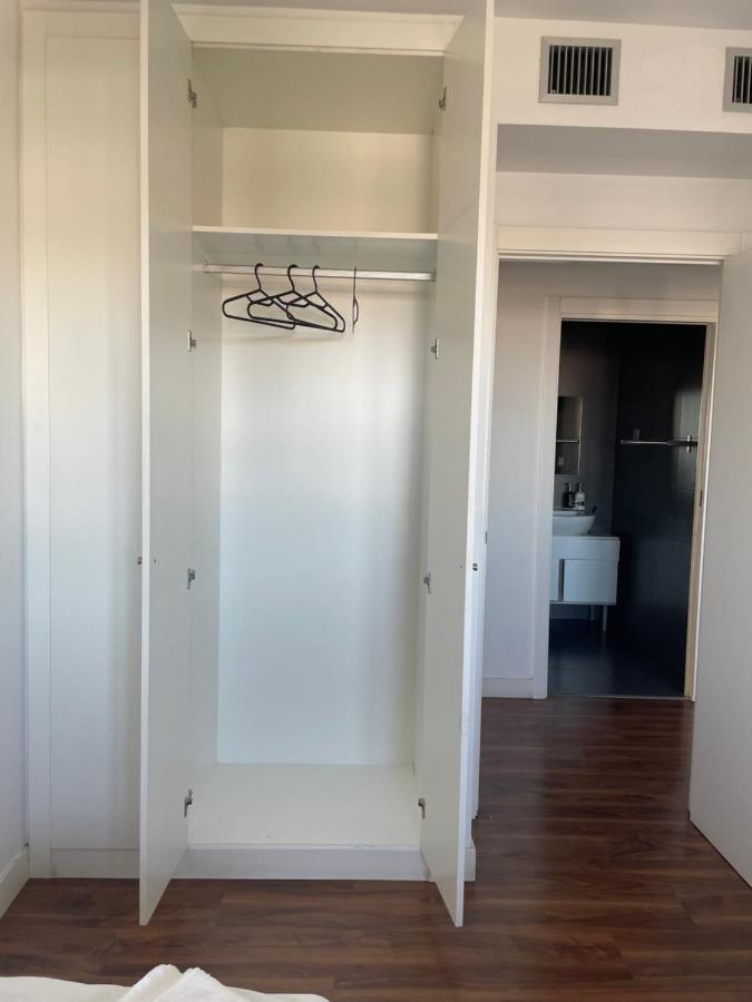 הוספיטלט דה יוברגאט Fira De Barcelona City View Apartment With Garage Parking מראה חיצוני תמונה